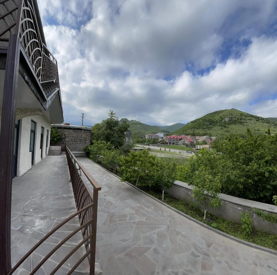 Yolyans Hotel กอริส ภายนอก รูปภาพ