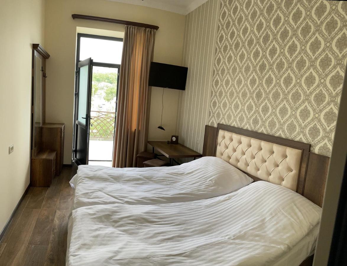 Yolyans Hotel กอริส ภายนอก รูปภาพ